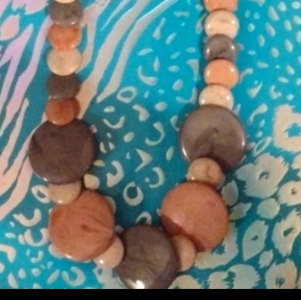 Avon BoHo1990Vintage necklace in box new unworn  16'